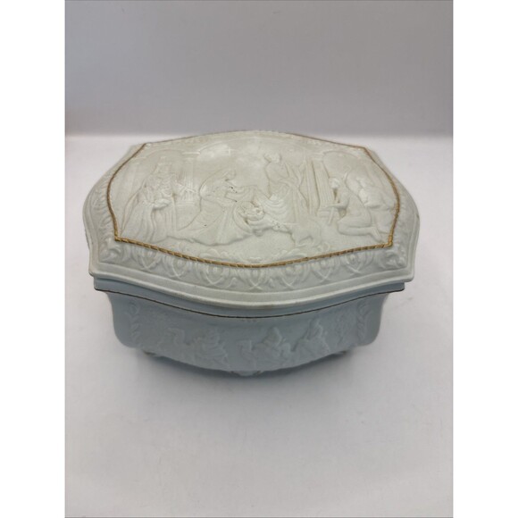 Music Box Lenox Nativity Away in A Manger Red Velvet Interior Japan Vintage - Picture 1 of 10